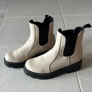 UNIONBAY Cream Chelsea Boots